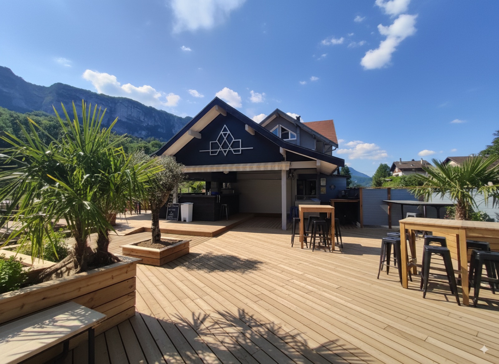 Au Coup de Pompe — Repair & Snacks — Commerce local
